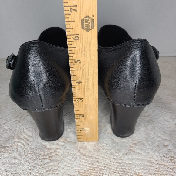Dansko black leather studded clog, side snap. - Picture 5 of 9